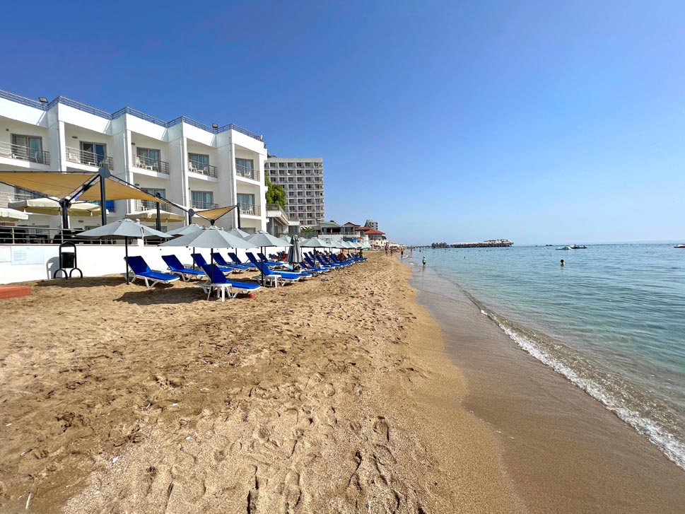 cheap resort hotels to Spend holiday with family