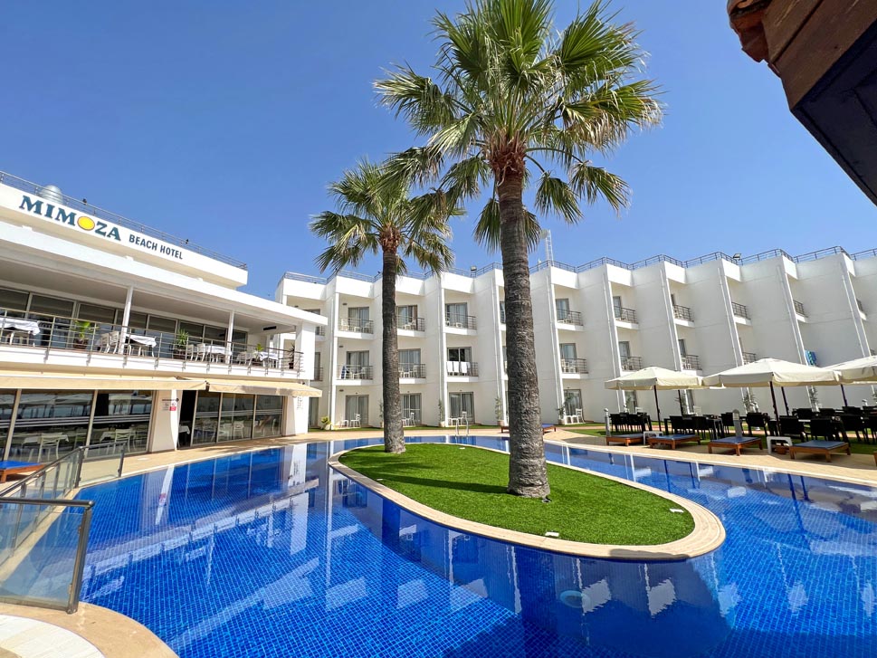 cheap resort hotels to Spend holiday with family