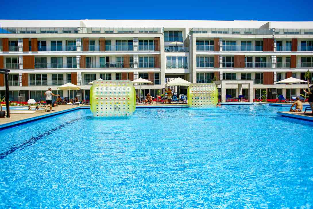 cheap resort hotels to Spend holiday with family