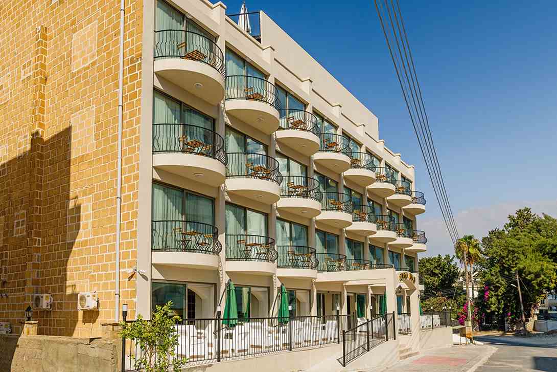 cheap resort hotels to Spend holiday with family