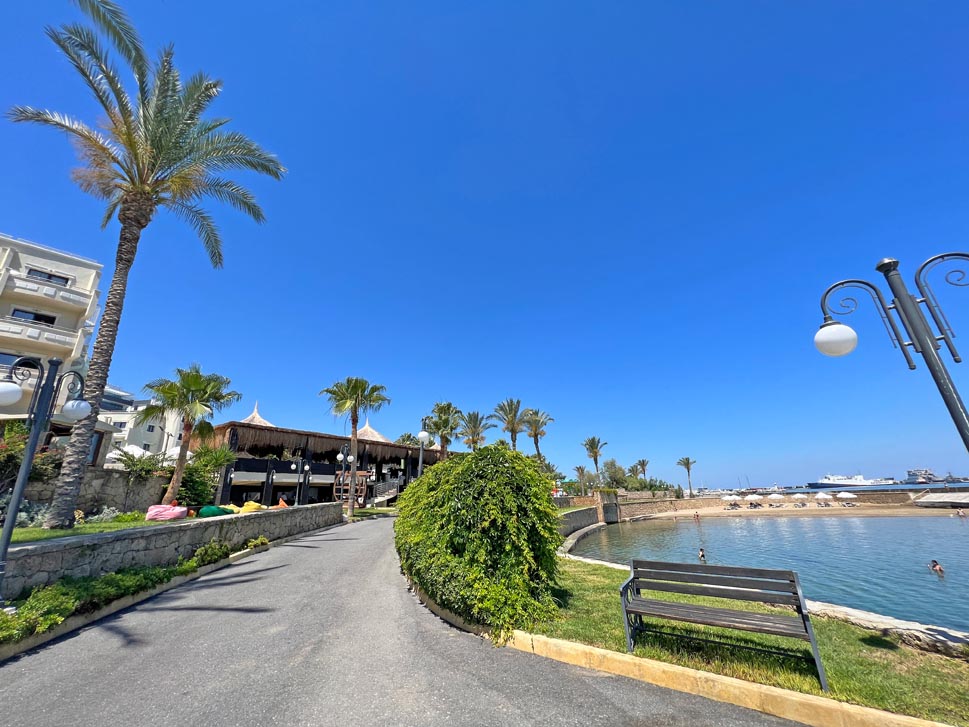 cheap resort hotels to Spend holiday with family