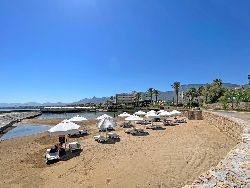 cheap resort hotels to Spend holiday with family