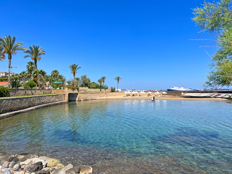 cheap resort hotels to Spend holiday with family