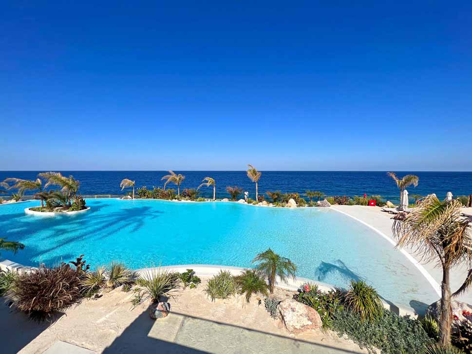 cheap resort hotels to Spend holiday with family