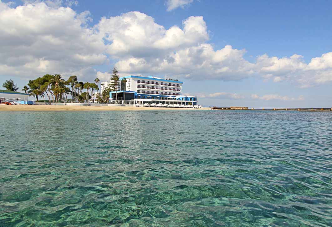 cheap resort hotels to Spend holiday with family