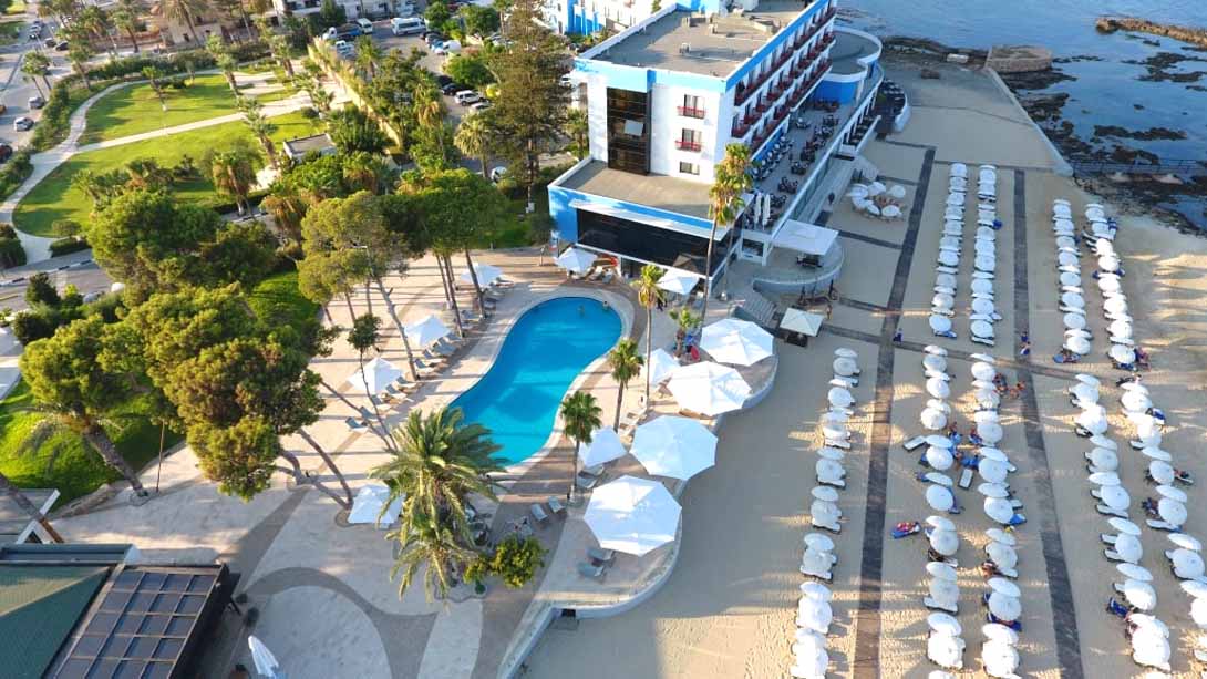 cheap resort hotels to Spend holiday with family