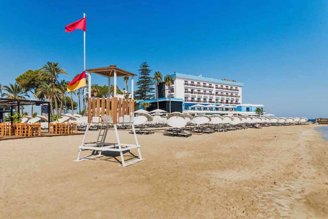 cheap resort hotels to Spend holiday with family