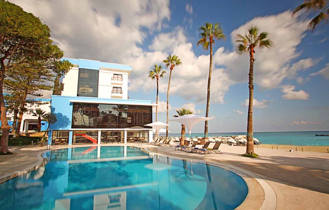 cheap resort hotels to Spend holiday with family