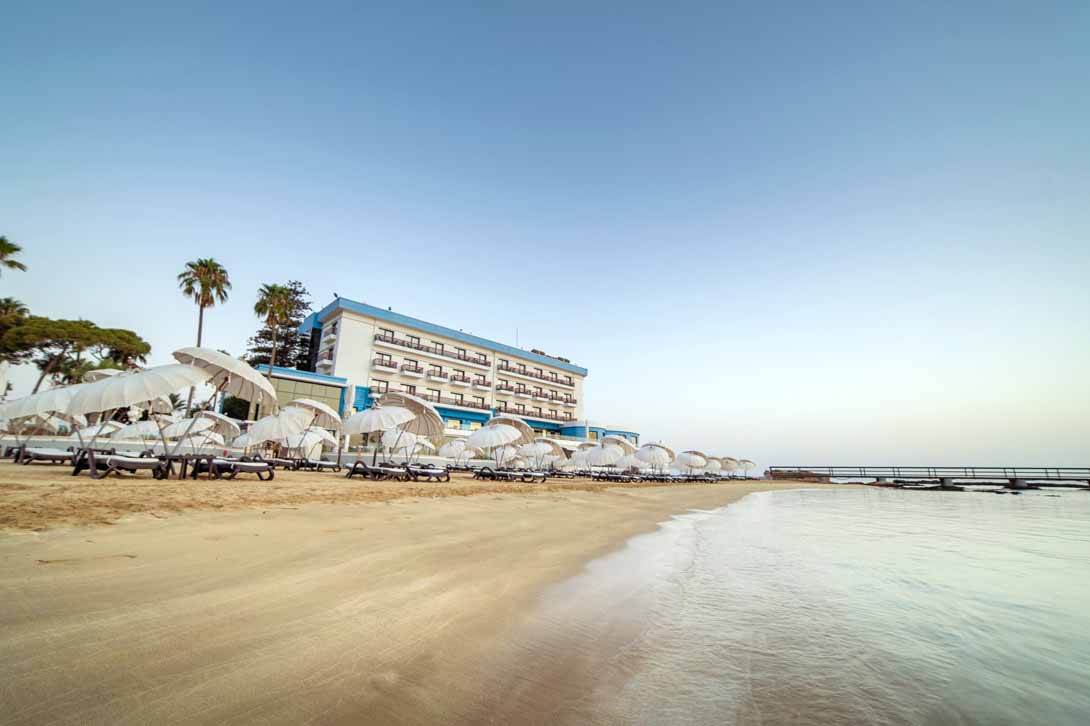 cheap resort hotels to Spend holiday with family