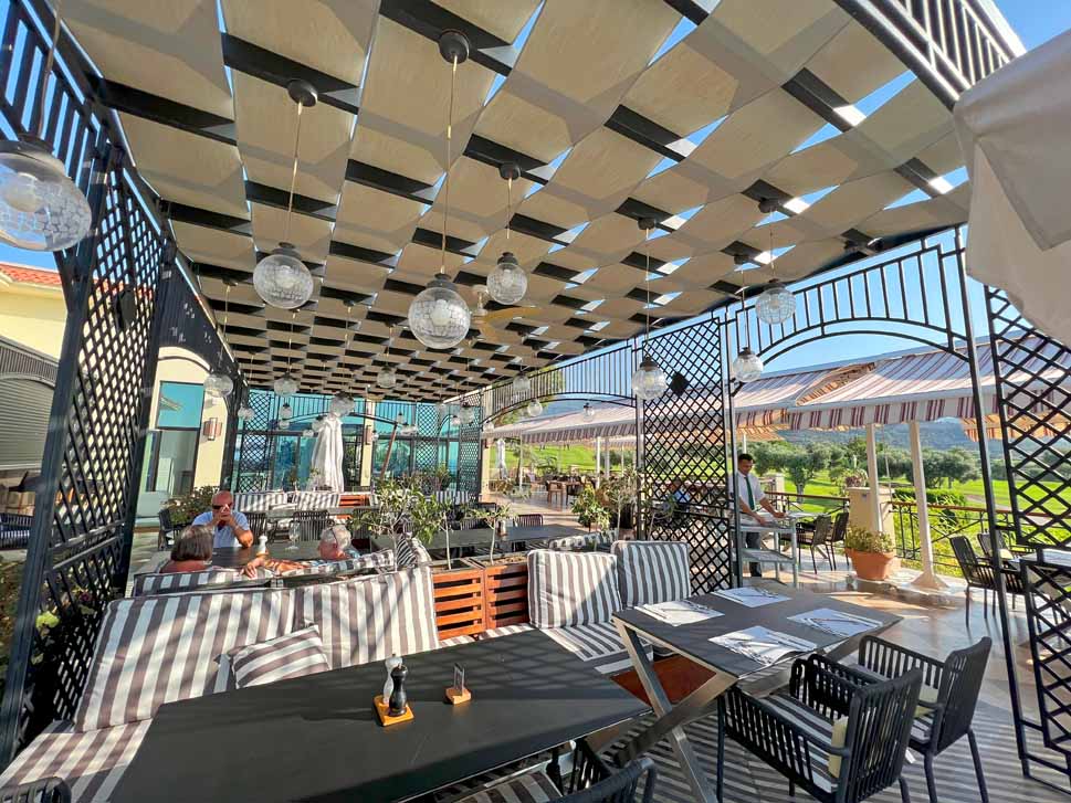 cheap resort hotels to Spend holiday with family