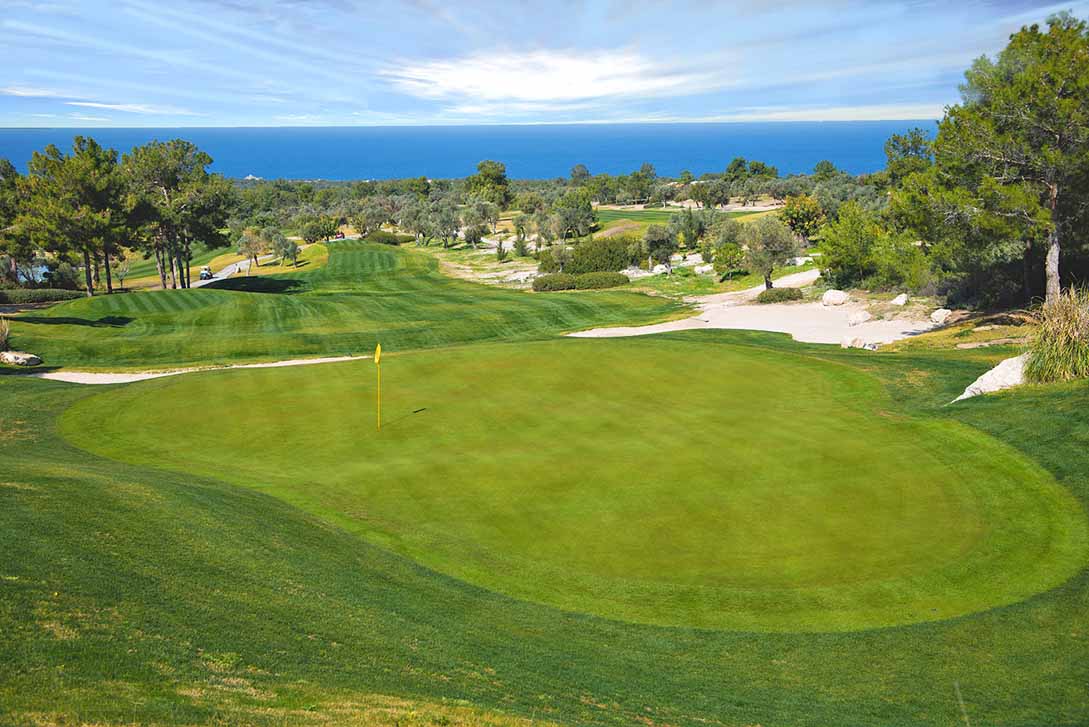 cheap resort hotels to Spend holiday with family