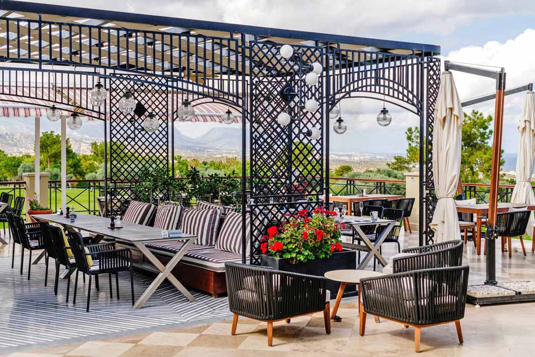 cheap resort hotels to Spend holiday with family