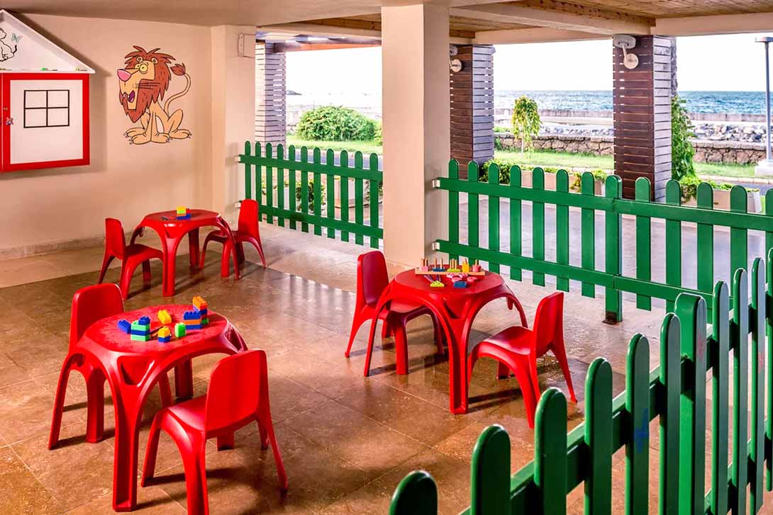 cheap resort hotels to Spend holiday with family