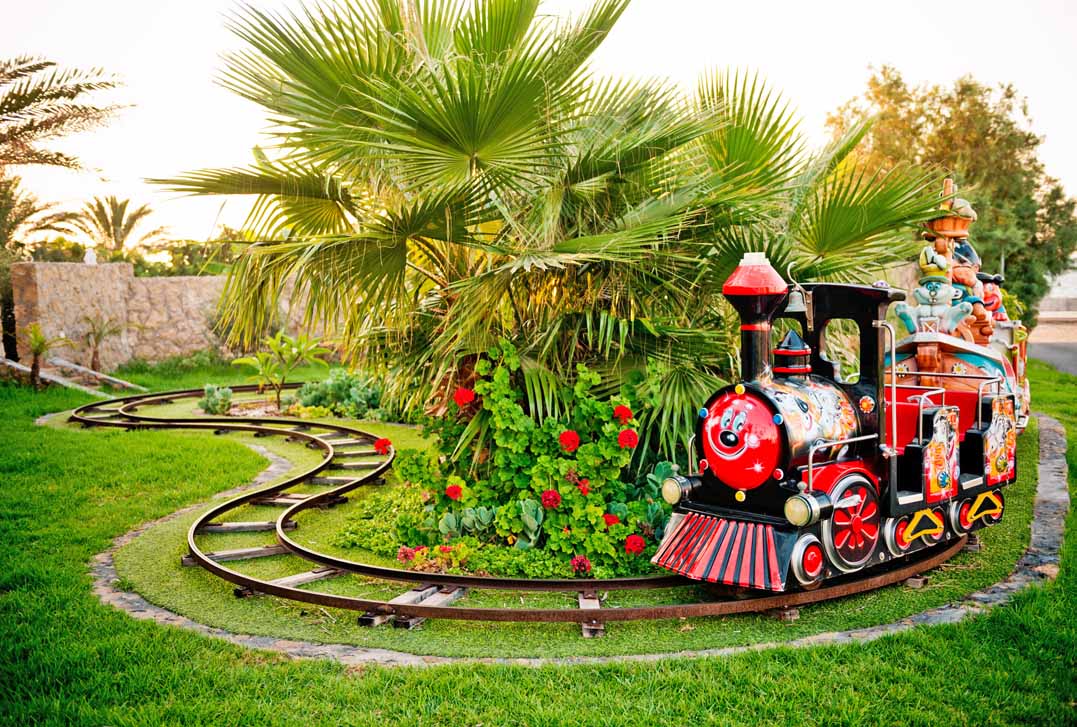 cheap resort hotels to Spend holiday with family