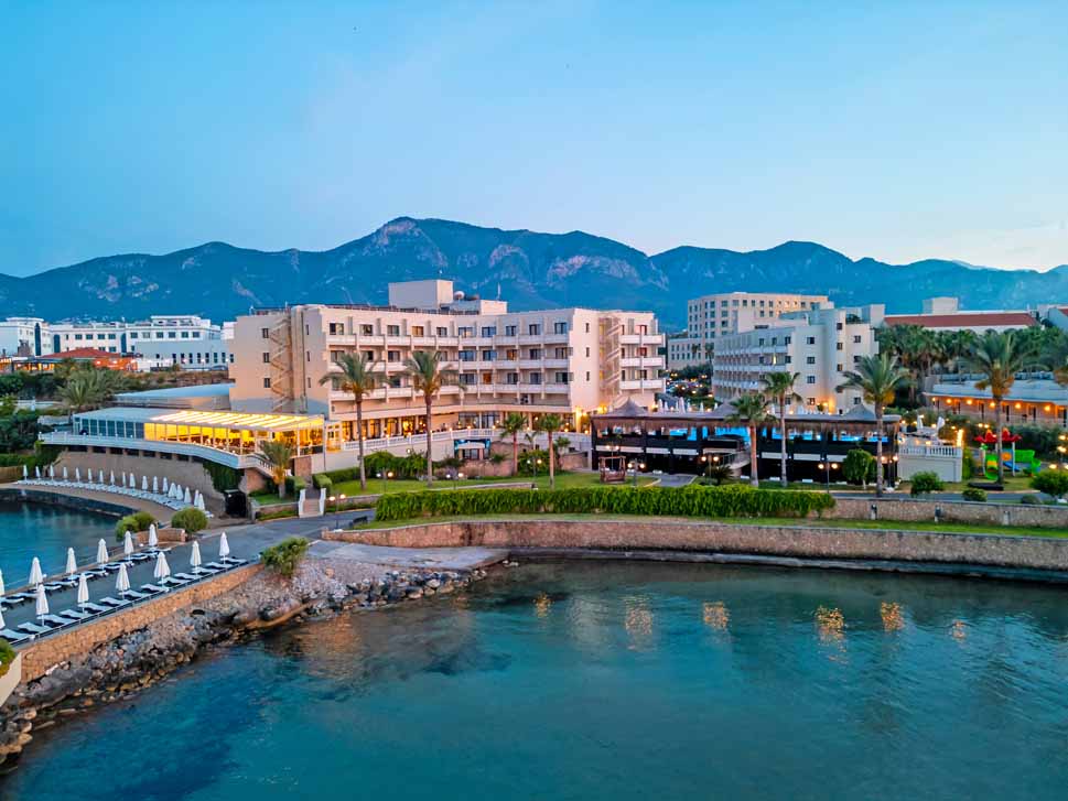 cheap resort hotels to Spend holiday with family