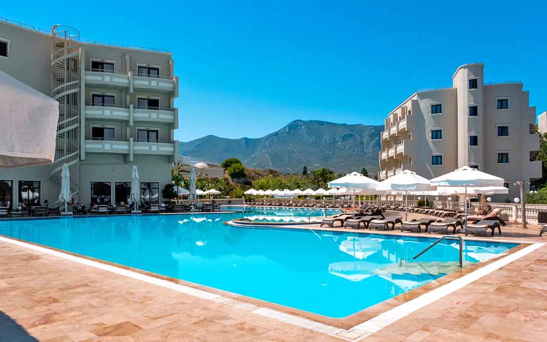 cheap resort hotels to Spend holiday with family