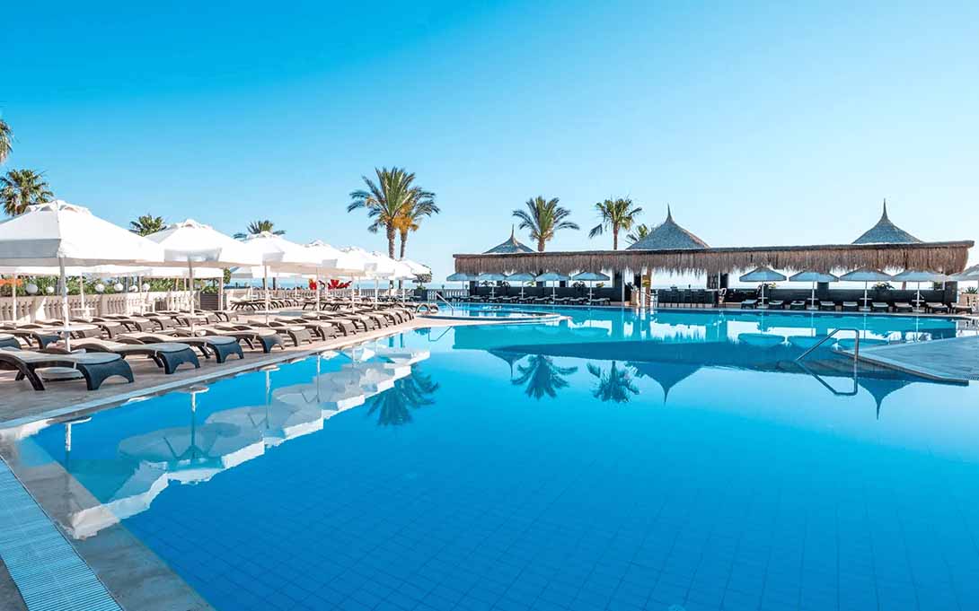 cheap resort hotels to Spend holiday with family