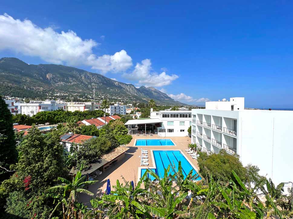 cheap resort hotels to Spend holiday with family