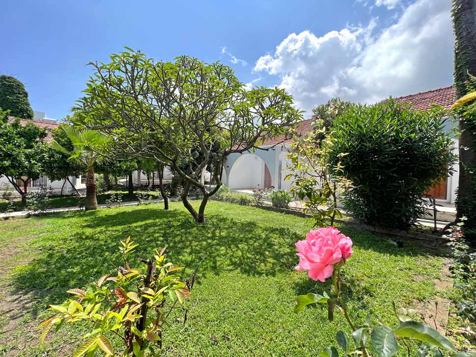 cheap resort hotels to Spend holiday with family