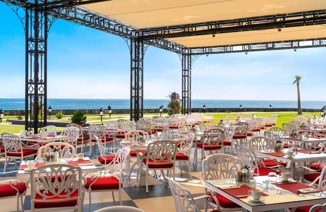 cheap resort hotels to Spend holiday with family