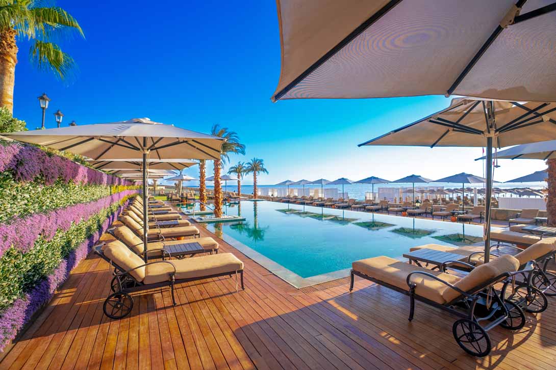 cheap resort hotels to Spend holiday with family