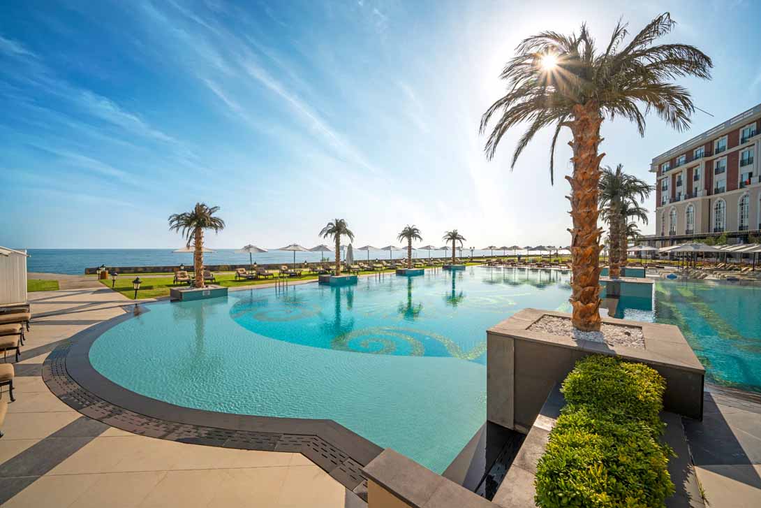 cheap resort hotels to Spend holiday with family