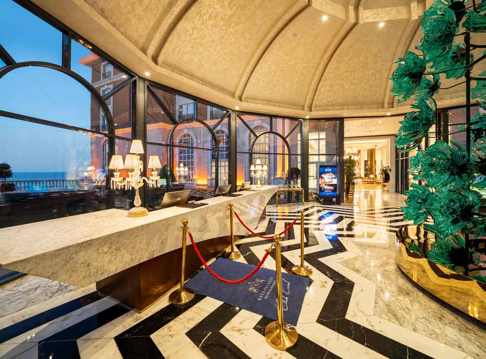 cheap resort hotels to Spend holiday with family