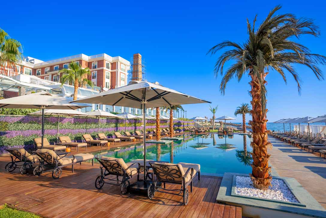 cheap resort hotels to Spend holiday with family