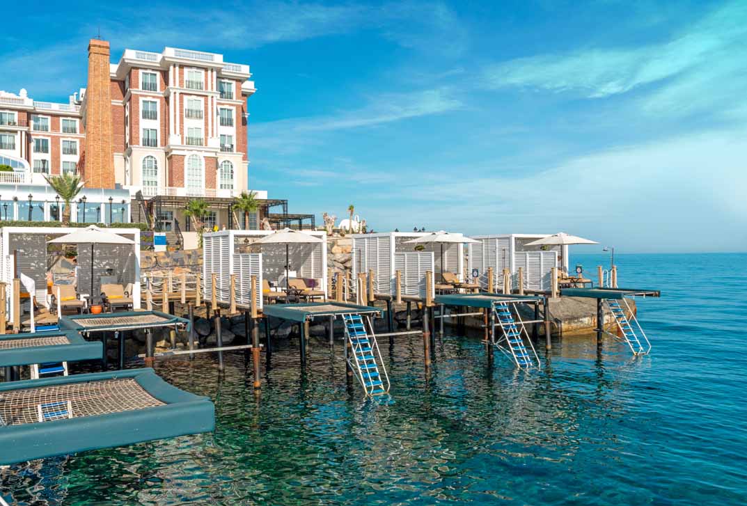 cheap resort hotels to Spend holiday with family