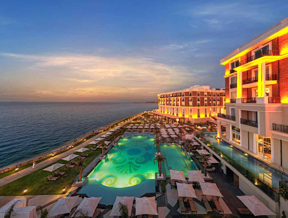 cheap resort hotels to Spend holiday with family