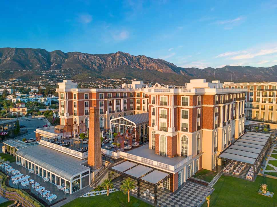 cheap resort hotels to Spend holiday with family