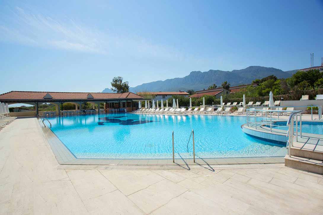 cheap resort hotels to Spend holiday with family