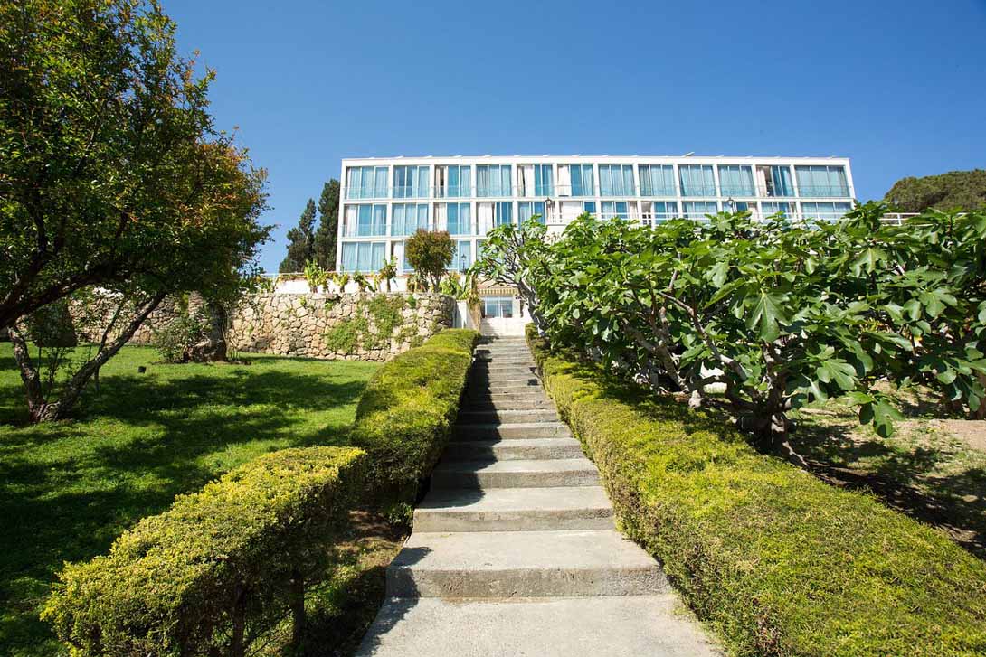 cheap resort hotels to Spend holiday with family