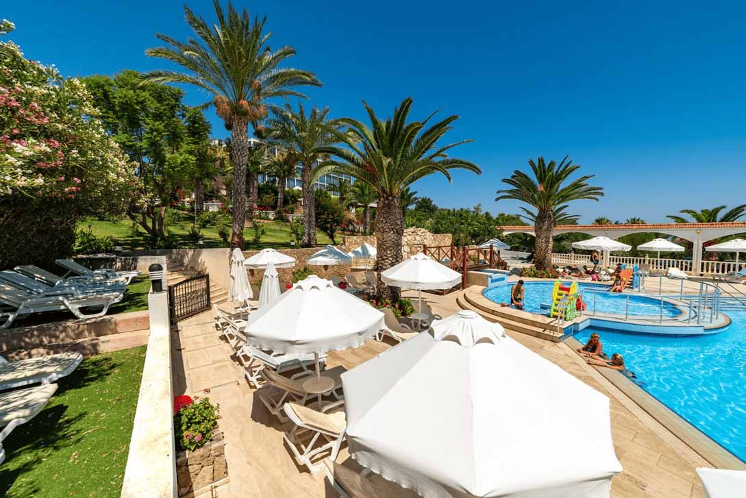 cheap resort hotels to Spend holiday with family