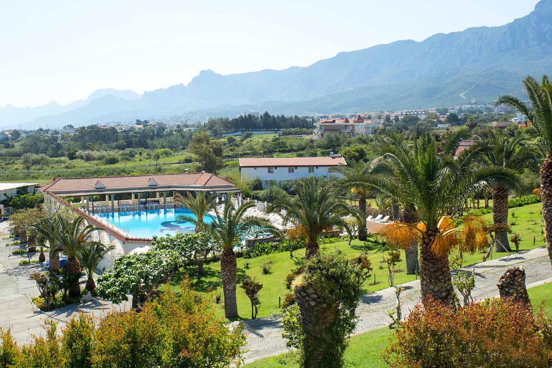 cheap resort hotels to Spend holiday with family