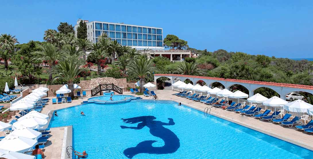 cheap resort hotels to Spend holiday with family