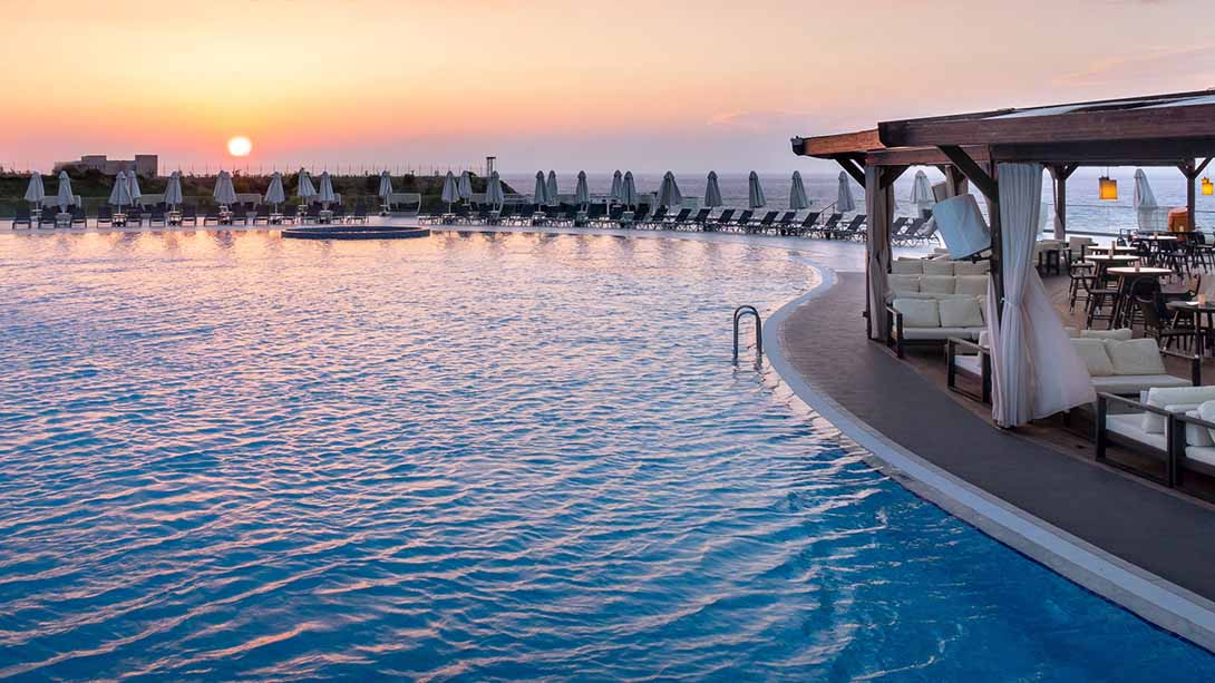 cheap resort hotels to Spend holiday with family