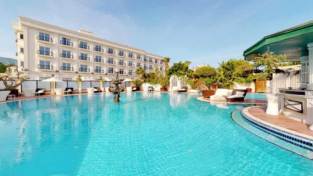 cheap resort hotels to Spend holiday with family