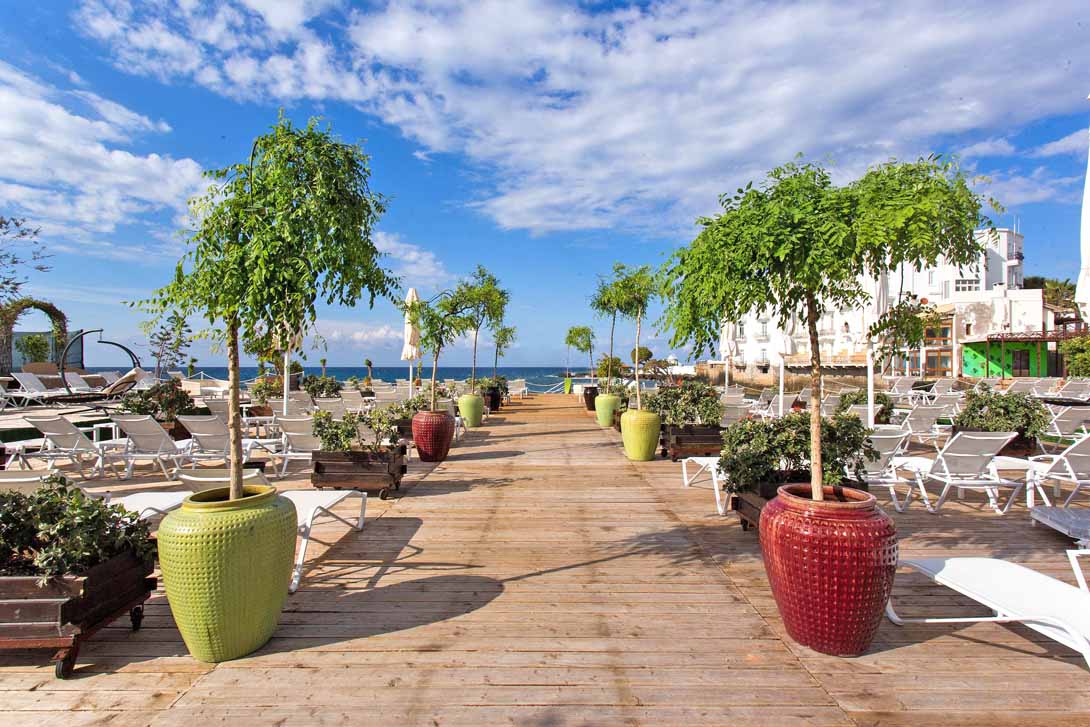 cheap resort hotels to Spend holiday with family