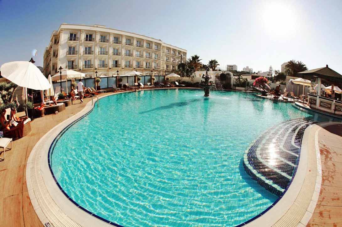 cheap resort hotels to Spend holiday with family