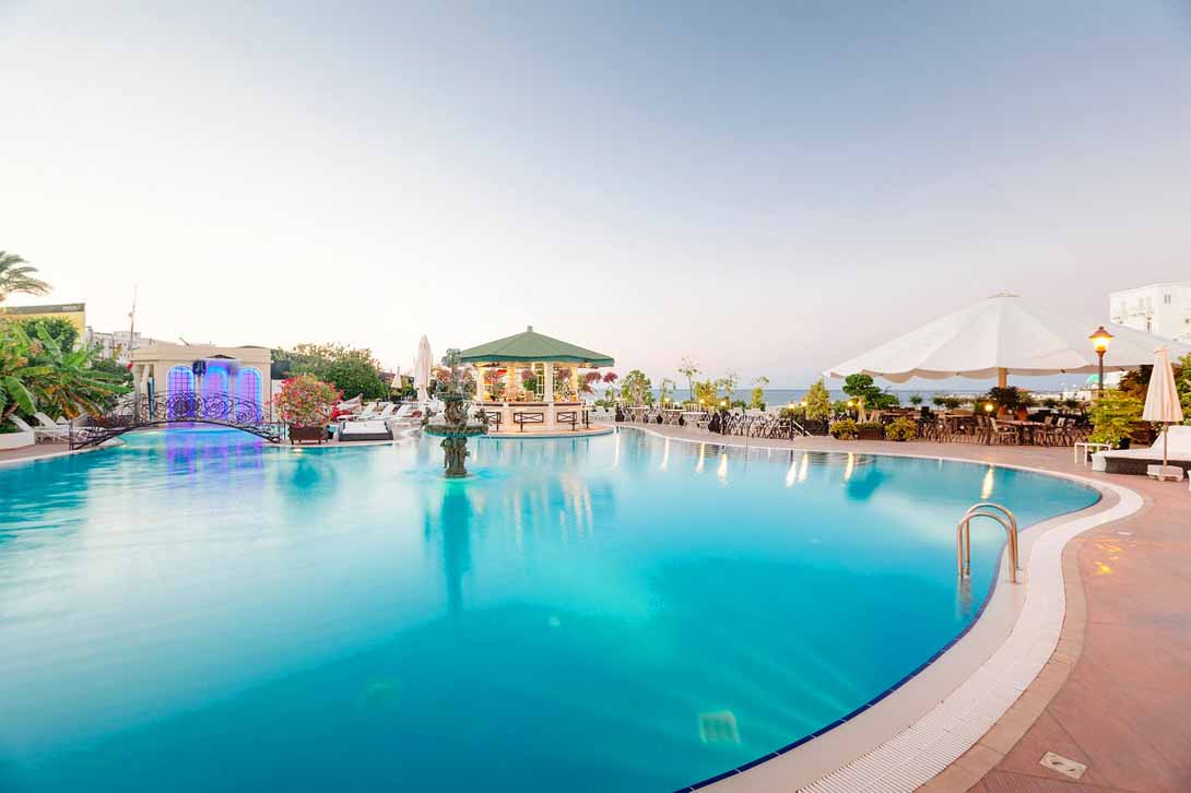 cheap resort hotels to Spend holiday with family