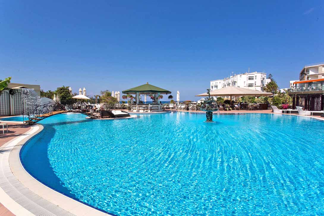 cheap resort hotels to Spend holiday with family