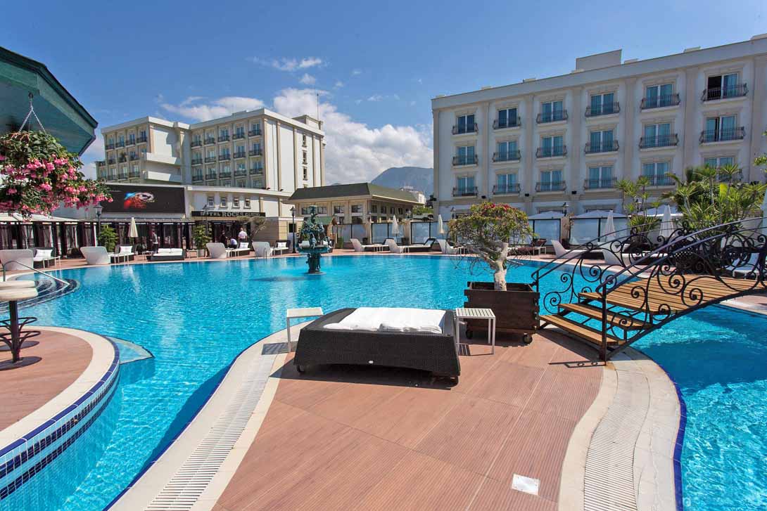 cheap resort hotels to Spend holiday with family