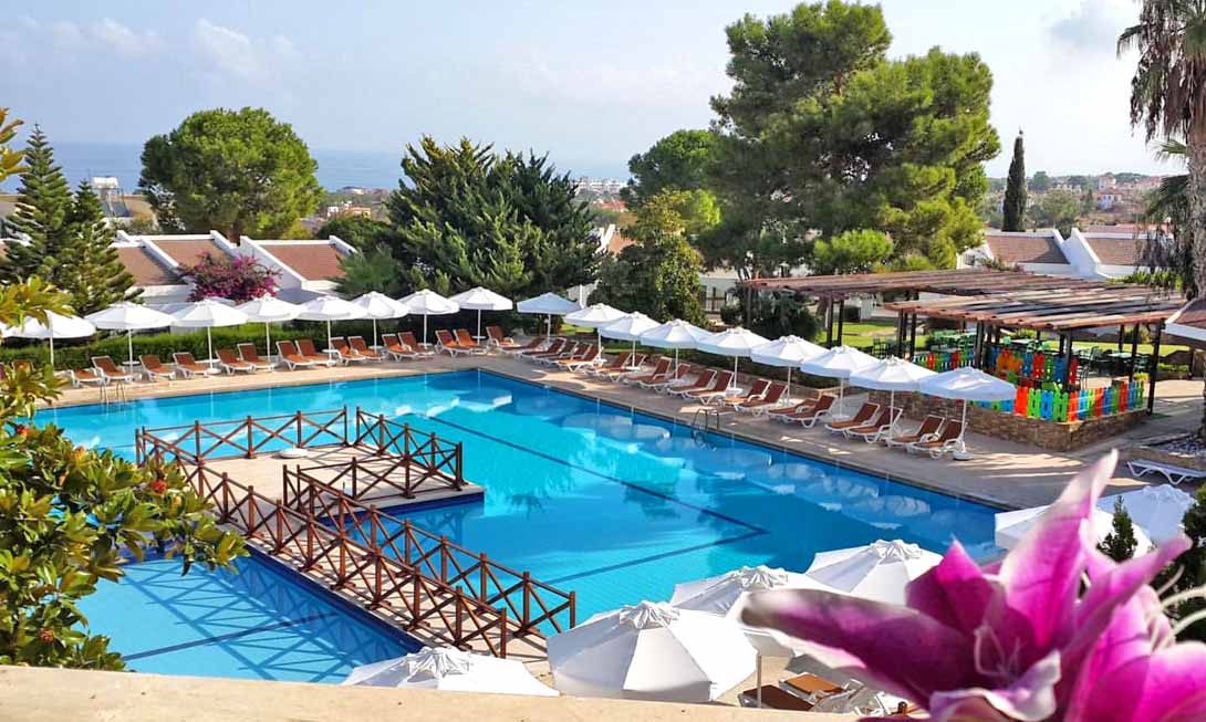 cheap resort hotels to Spend holiday with family