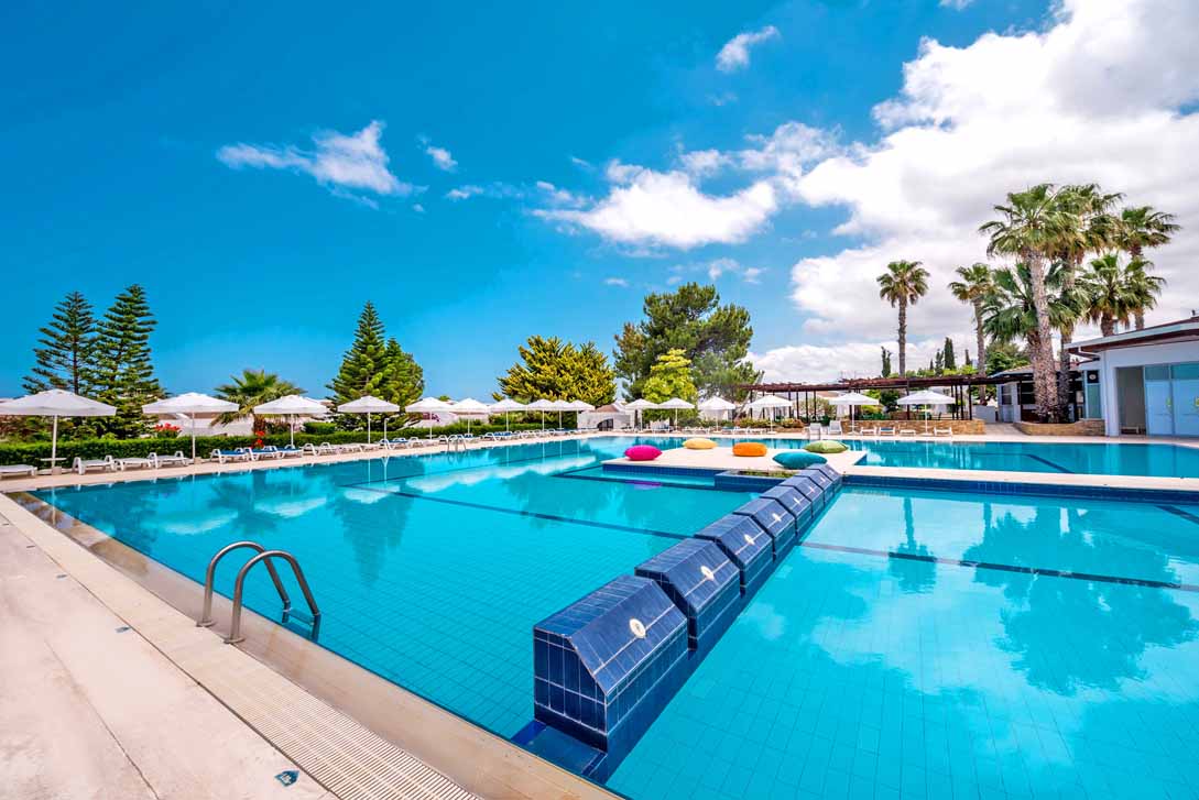 cheap resort hotels to Spend holiday with family