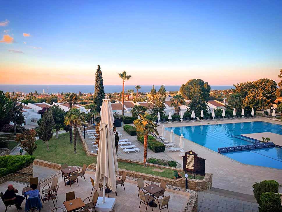 cheap resort hotels to Spend holiday with family