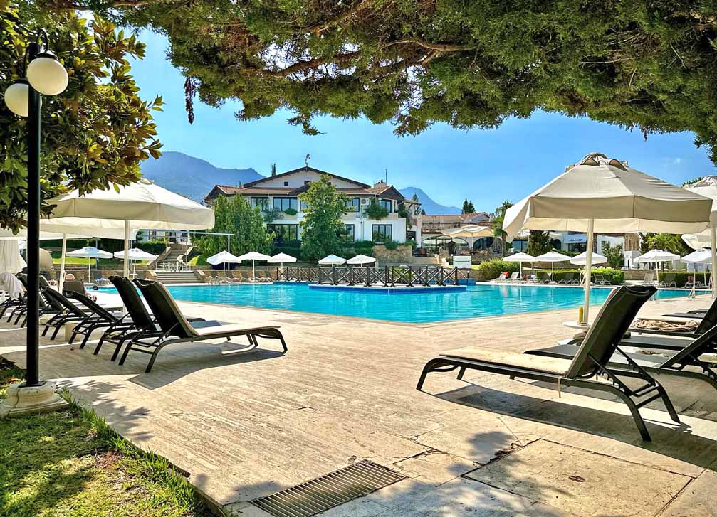 cheap resort hotels to Spend holiday with family