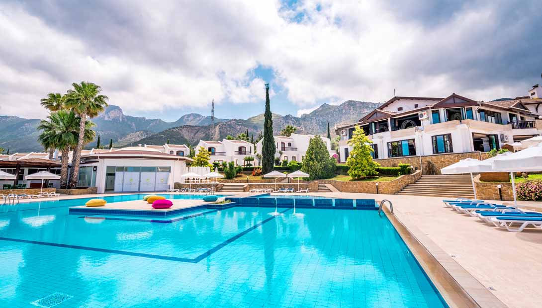 cheap resort hotels to Spend holiday with family