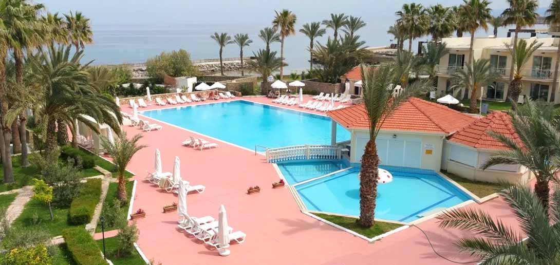 cheap resort hotels to Spend holiday with family