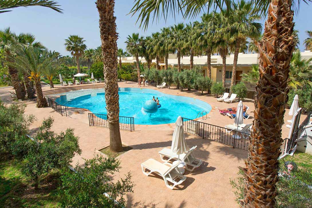 cheap resort hotels to Spend holiday with family